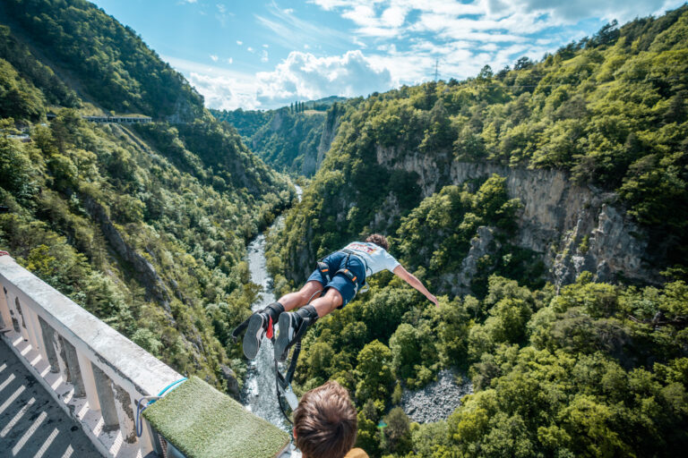 Saut élastique vertige aventure